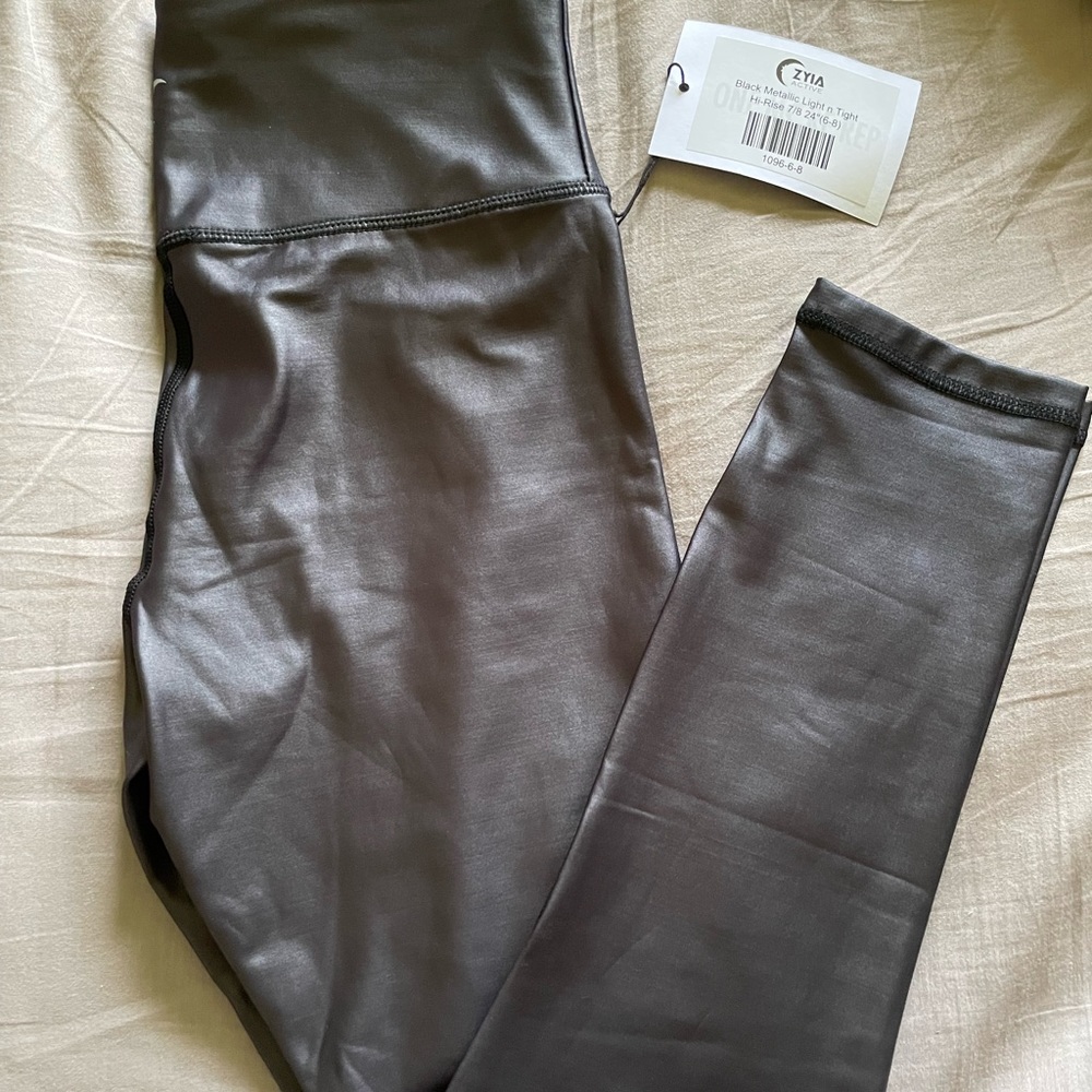 Zyia Black Metallic Light n Tight, size 6/8